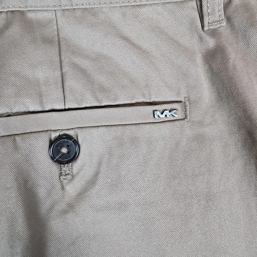 Michael Kors Men's Khaki Chino Shorts Size 40 NWT Flat Front Casual MSRP $90
